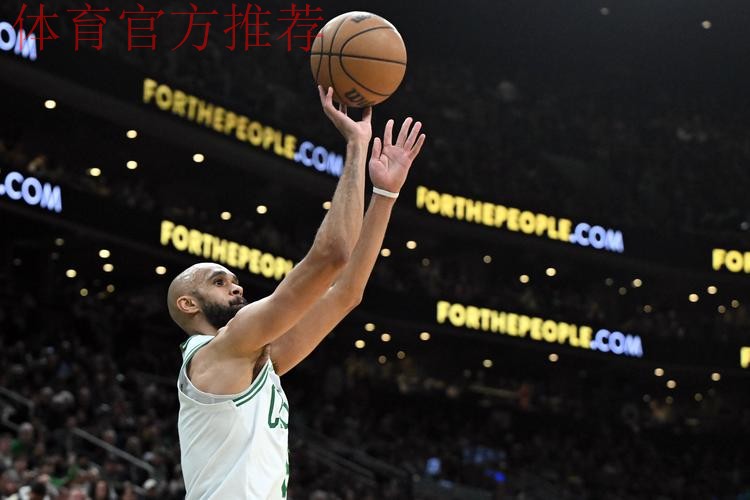 基扬特-乔治上半场14中8，三分6中3得到24分2篮板4助攻